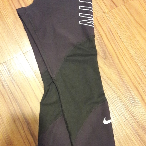 Brand New Nike Power DriFit Leggings - Picture 3 of 3